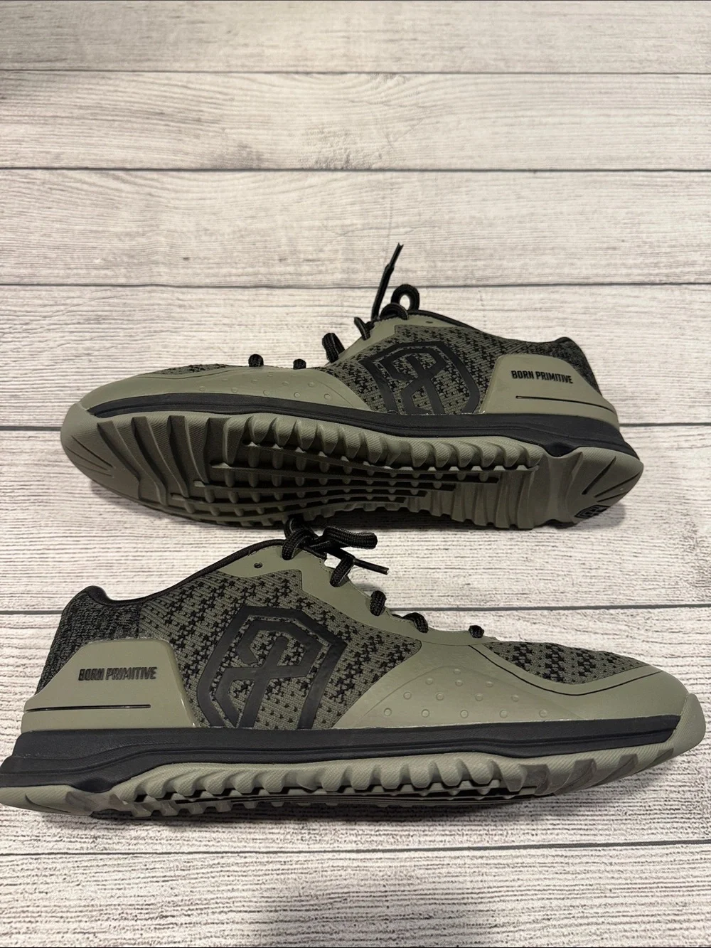 Men’s Born Primitive Savage Training Sneakers tactical green/black size 10.5
